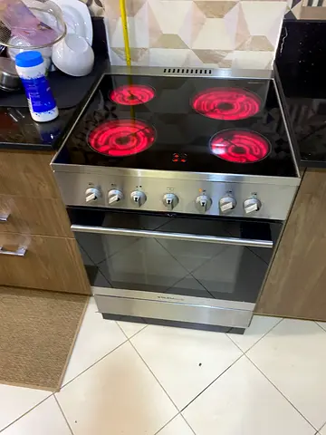 Glem gass 4 zone electric cooker Neat and clean