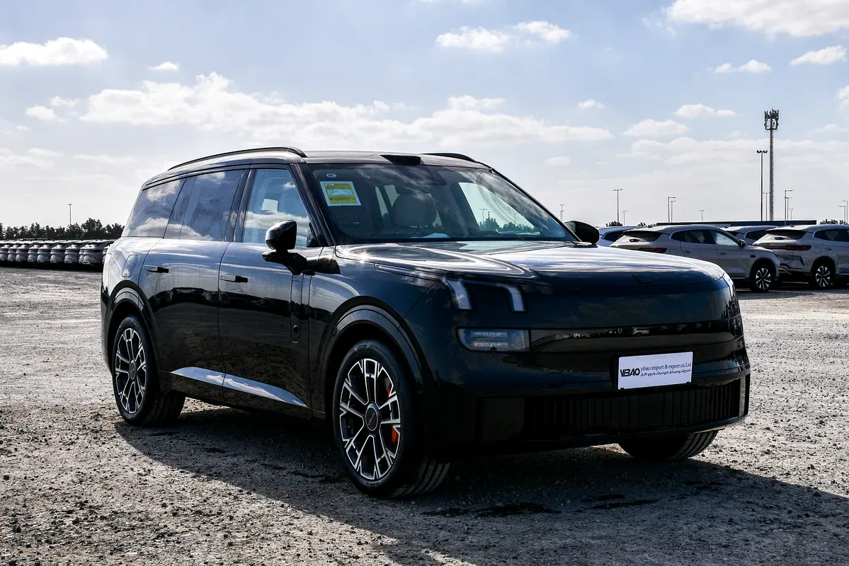 Lynk & Co 900 2025 — photo 1 of 10