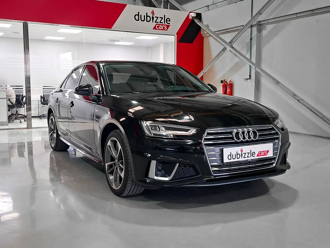 Audi A4 2019 — photo 1 of 15