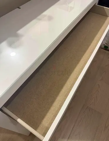 dressing table with chair