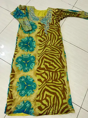 beautiful Mukhawar Jalabiya excellent condition