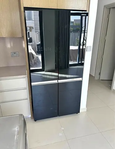 Fredelvry Hitachi 4 door French Refeigerator with bottom freezer
