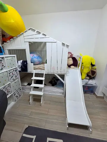 Kids wooden bunk bed