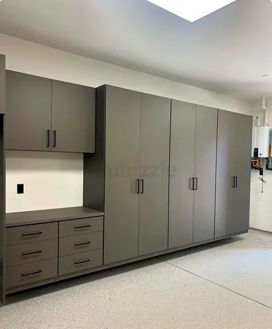 Custom woodwork, furniture design, interior carpentry and fit-out.