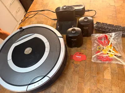 iRobot Roomba Vacuum Cleaner with Accessories