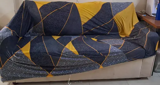3 seater sofa in good condition on urgent sale