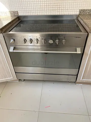 Bompani 90x60 5zone  cooking range neat and clean
