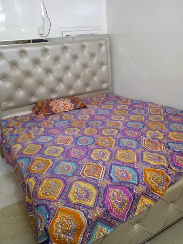 Elegant and Cozy Bed with Designer Mattress