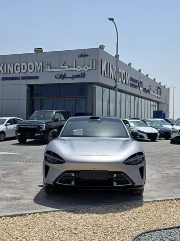 أبوظبي مدينه رحايل للسيارات ايكاد 5 معرض المملكه