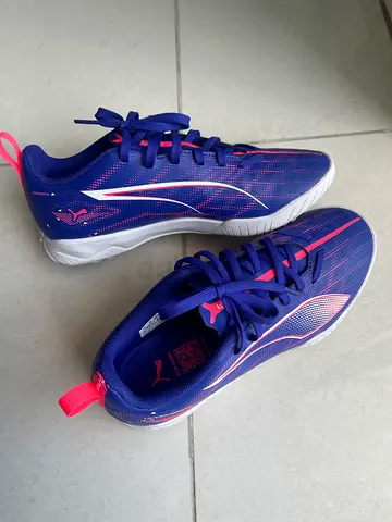 35.5 EUR size.. soccer shoes for kids 9-10 year old