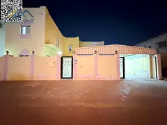 Commercial villa on a main street, excellent location