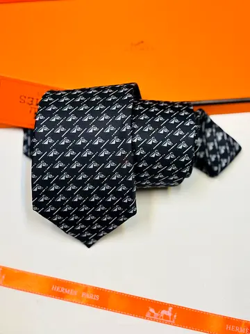 Elegant Hermes Tie - Classic Style for Any Occasion