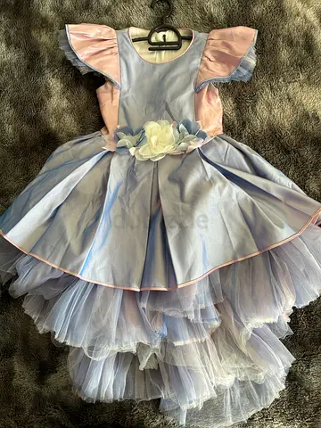 Beautiful Princess Dress for Your Little One 5-6yrs old