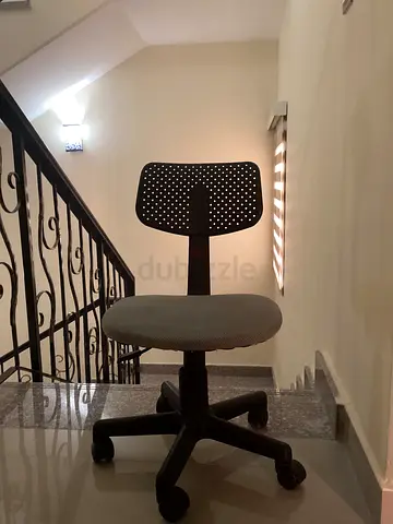 Comfortable Office Chair with Adjustable Height