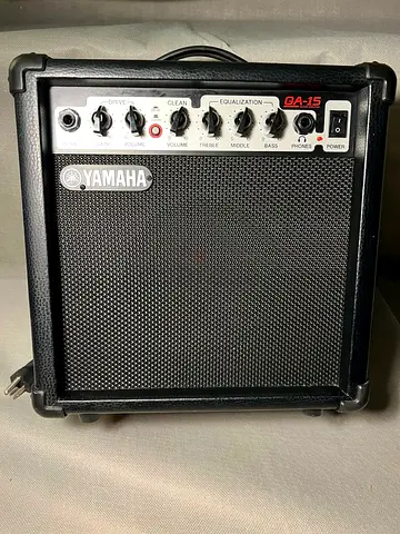 Yamaha QA-15 Guitar Amplifier in Excellent Condition