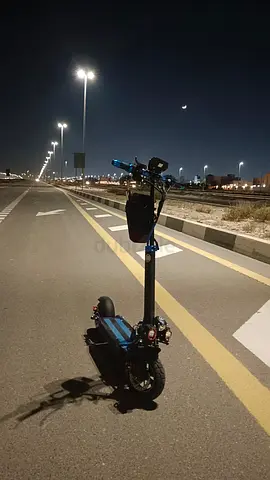 سكوتر كهربائي نظيف مع الكرتون و كامل الملحقات (مقعد)