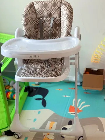 Juniors High Chair for Easy Feeding