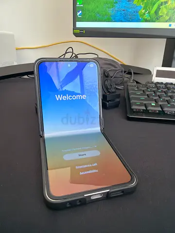 Galaxy Z Flip 6 Dual SIM Silver Shadow 12GB RAM 256GB 5G - International Version- Used