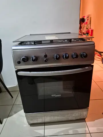 Versatile Cooking Range with Oven and Grill