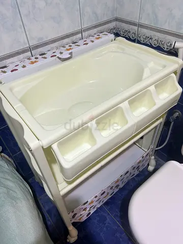 Changing table baby like new