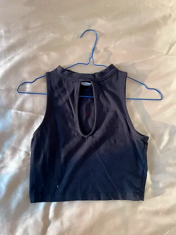 Women’s black top