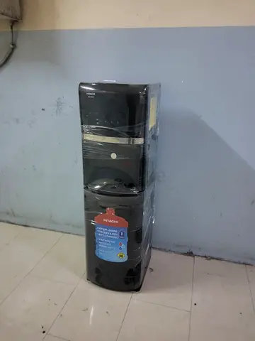 Bottom load water dispenser