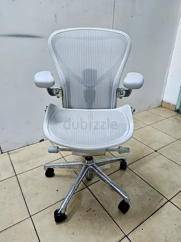 Unused Herman Miller Aeron Remastered fully loaded office chair