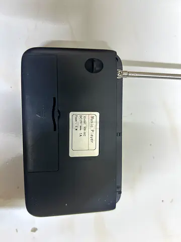 Portable FM Radio with Digital Display