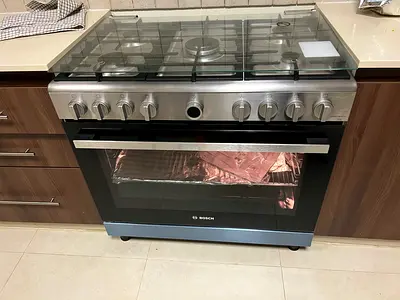 Bosch gas cocker 5 burner different size hubs size 90cm