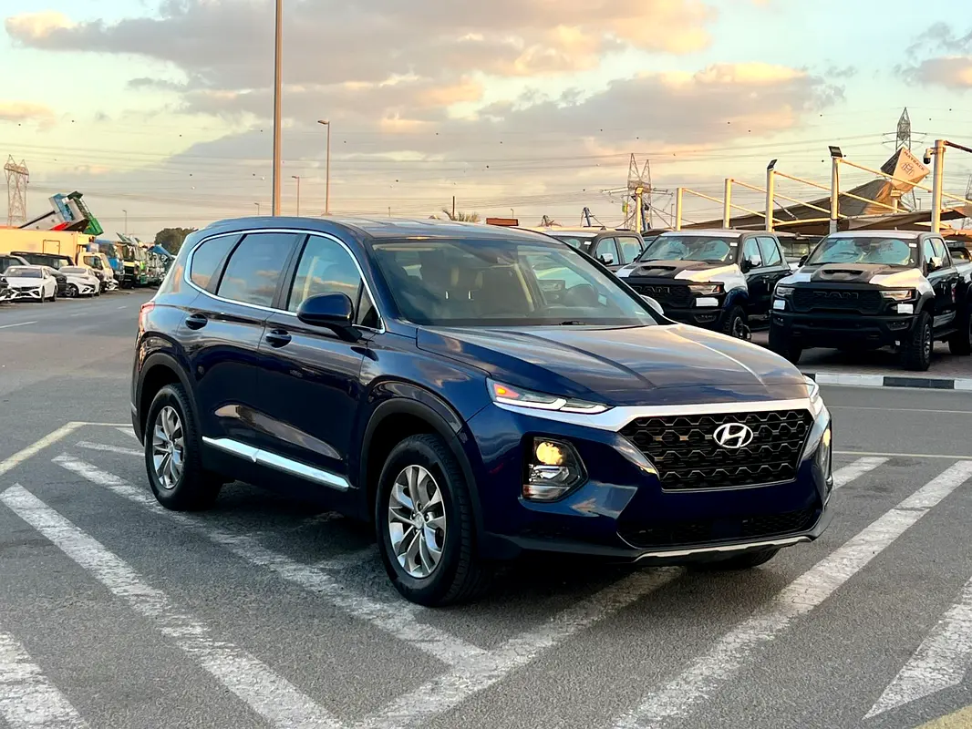 Hyundai Santa Fe 2019 — photo 1 of 16
