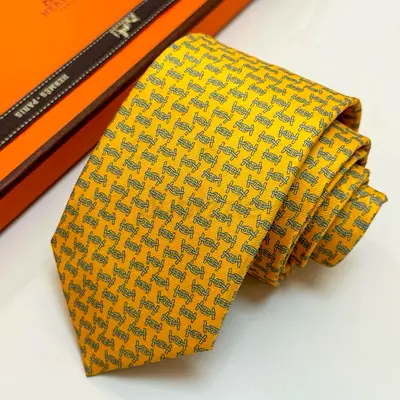 Stylish Yellow Tie with Pattern