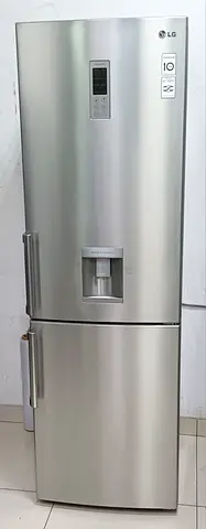 L.G bottom mount fridge for sell good with water dispenser