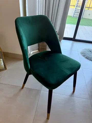 For Sale: 5pcs Green Velvet Dining Chairs