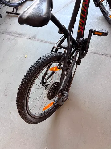 Kids Specialised 20in bike