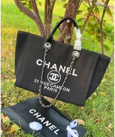 شاطئ الحيرة قرب مقهى جيرارد جهة البحر