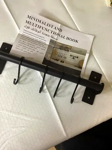Minimalist and Multifunctional Hook for Home Organization