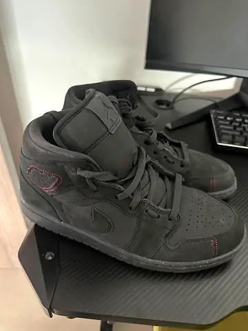 Nike high limited 42.5