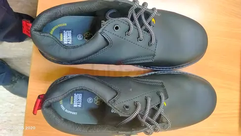Safety shoe 42 size