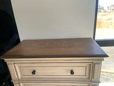Charming Vintage Chest of Drawers