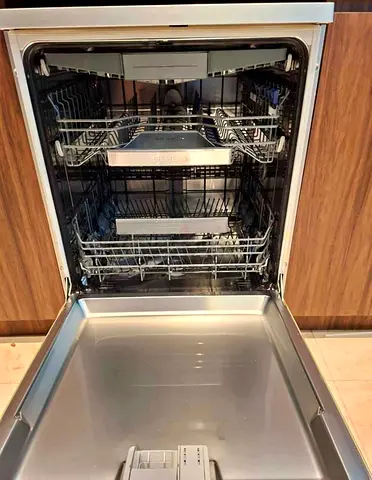 Siemens iq500 Model Dishwasher Three Rack 60cm Width 84cm Height