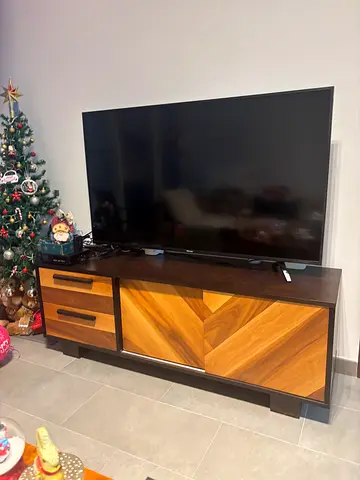 Media unit / TV stand