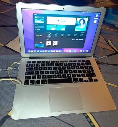 Apple MacBook Air 13 - Great Condition