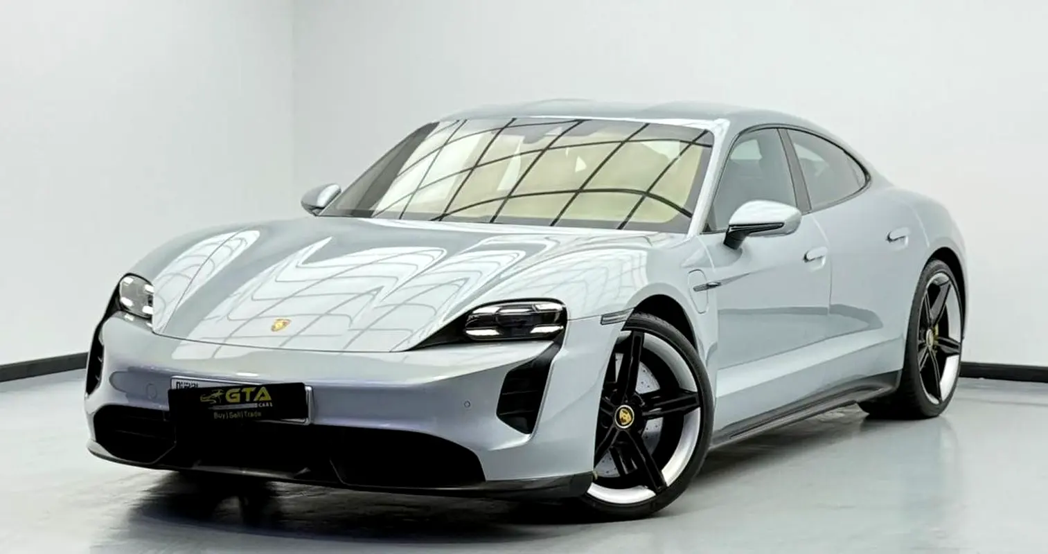 Porsche Taycan 2021 — photo 1 of 16