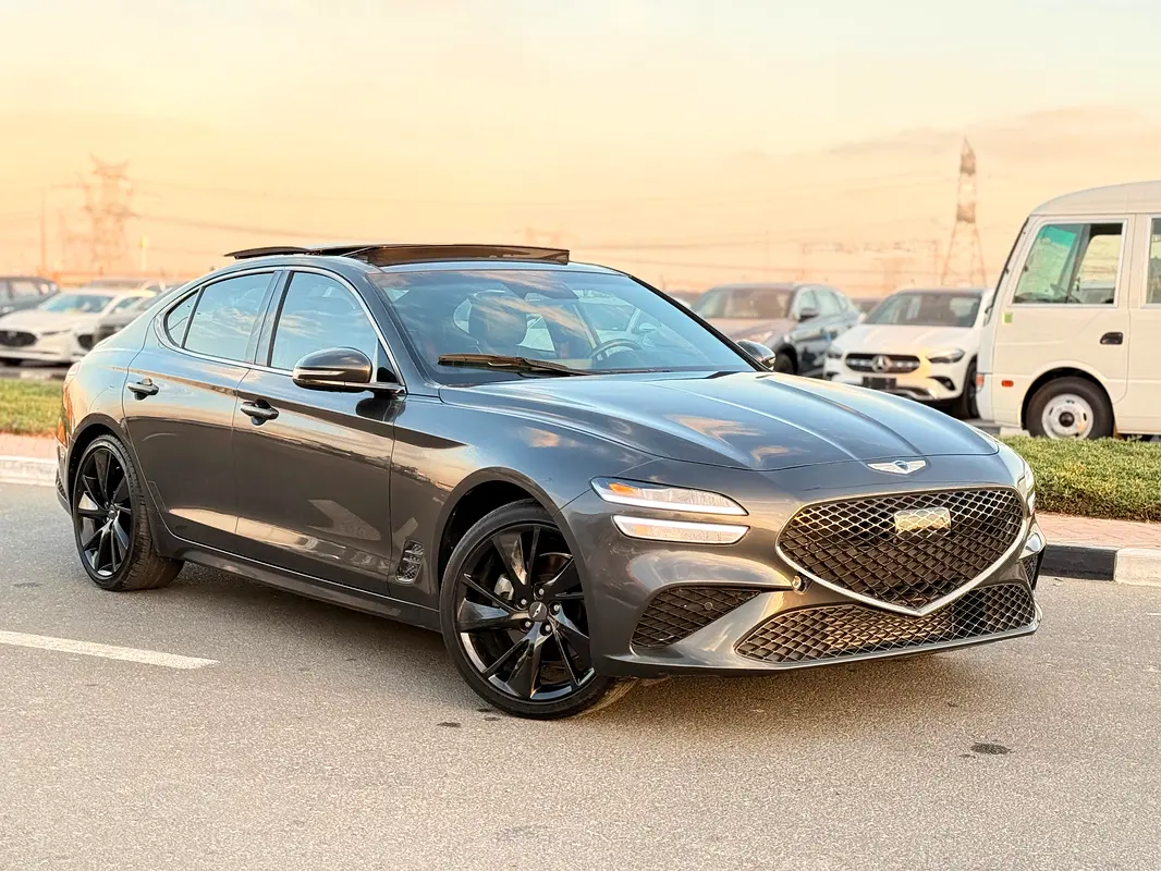 Genesis G70 2023 — photo 1 of 20