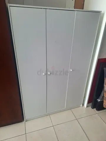 3 door wardrobe
