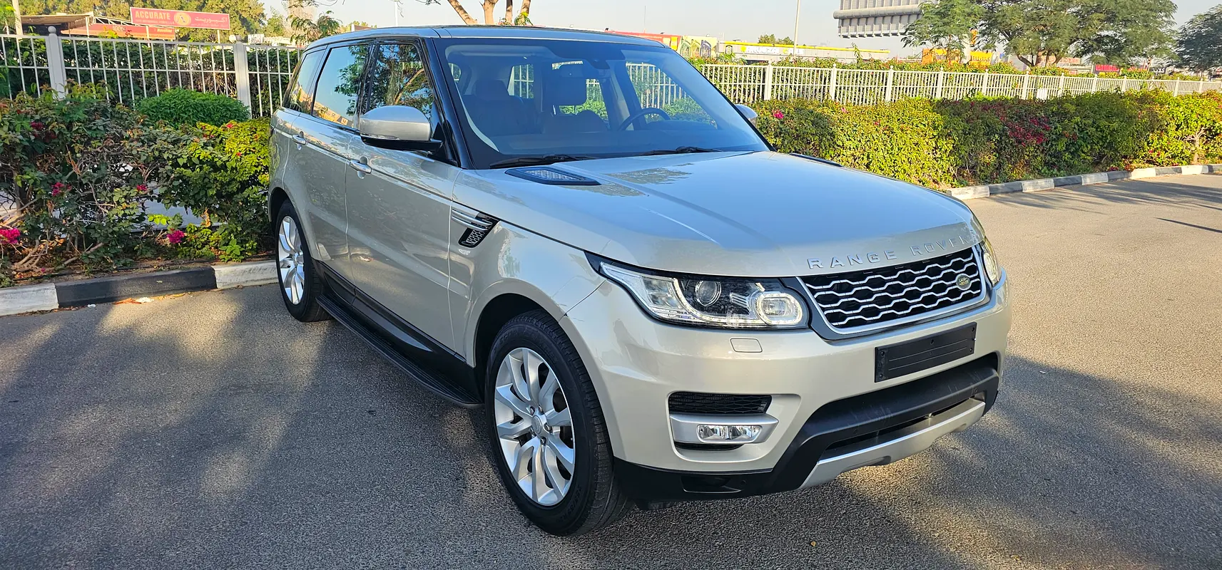 Land Rover Range Rover Sport 2014 — photo 1 of 15