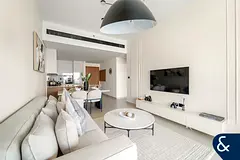 PRICE REDUCED | TOP FLOOR | CALL TO VIEW