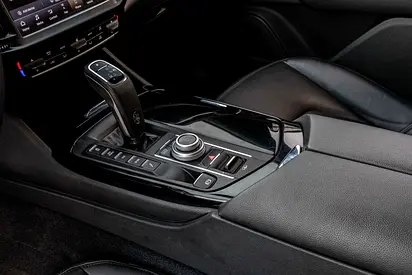 2022 Maserati LEVANTE photo 8