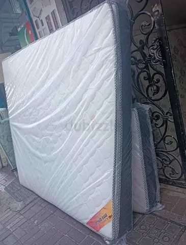 180x200cm king size mattress. All times delivery available