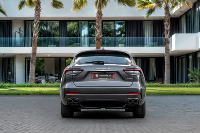 2022 Maserati LEVANTE photo 5